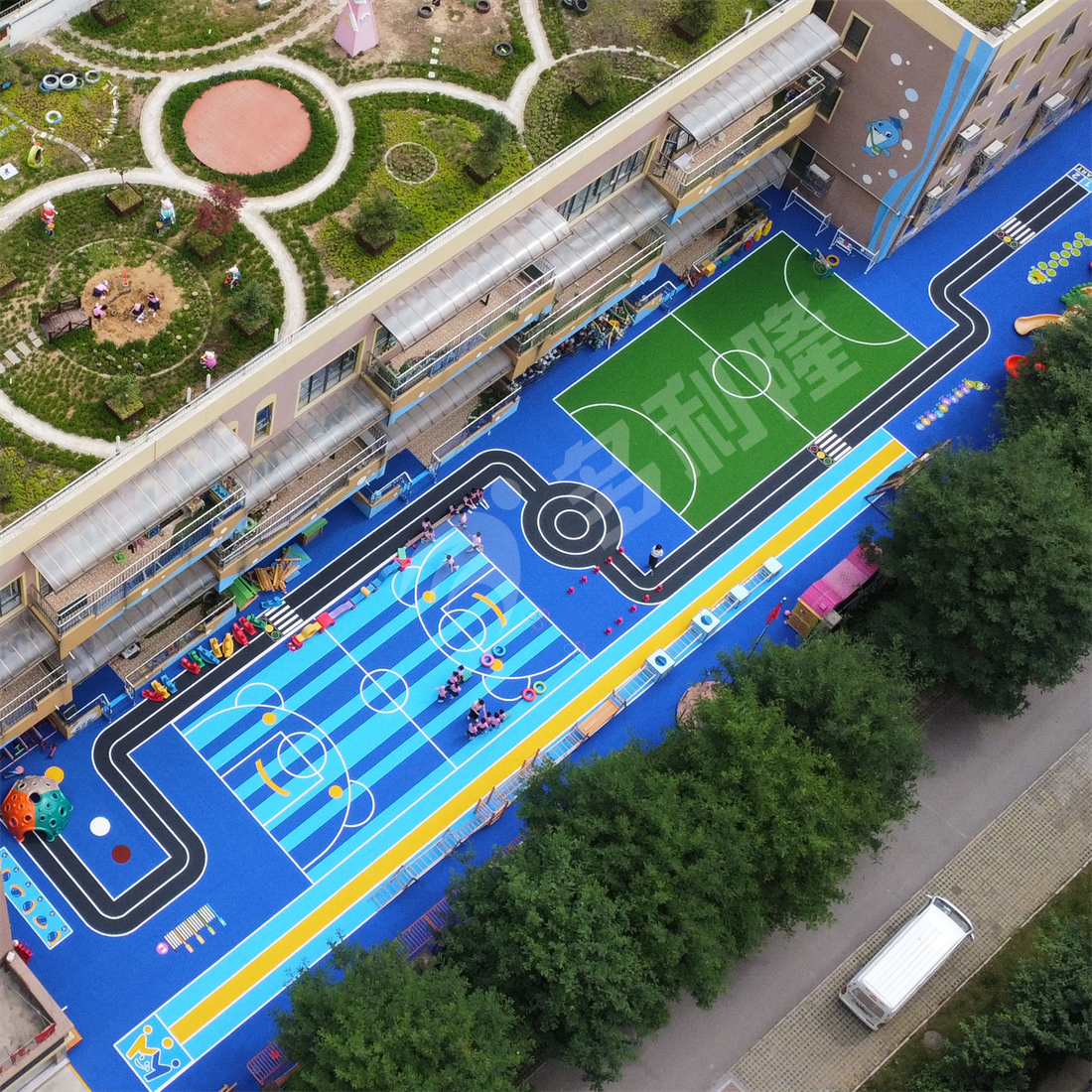 幼兒園人造草坪，幼兒園地彈坪，多利隆地彈坪